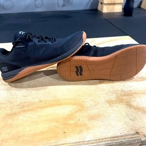 Strike MVMNT Haze Trainers men's 10.5 black/gum